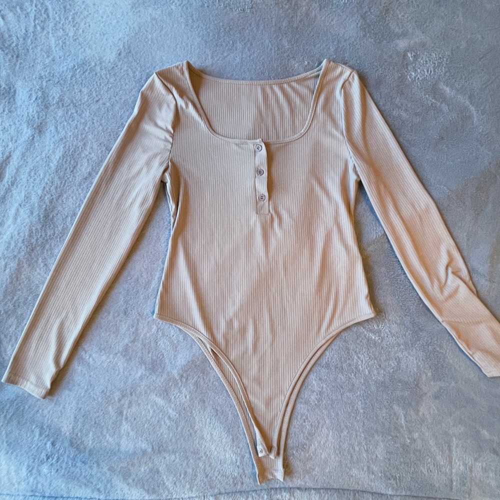 SHEIN Gray Ribbed Long Sleeve Button Bodysuit